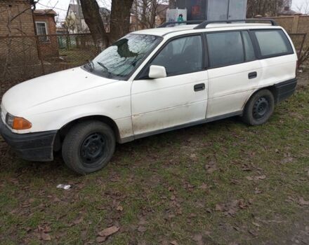 Белый Опель Астра, объемом двигателя 1.7 л и пробегом 333 тыс. км за 999 $, фото 1 на Automoto.ua
