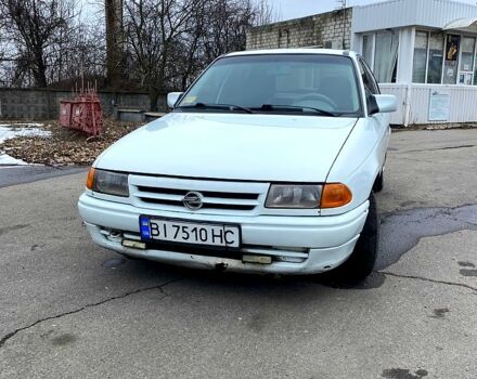 Белый Опель Астра, объемом двигателя 1.4 л и пробегом 100 тыс. км за 1500 $, фото 1 на Automoto.ua