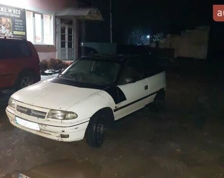 Белый Опель Астра, объемом двигателя 1.6 л и пробегом 350 тыс. км за 750 $, фото 1 на Automoto.ua