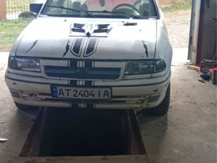 Белый Опель Астра, объемом двигателя 1.6 л и пробегом 3 тыс. км за 1000 $, фото 1 на Automoto.ua