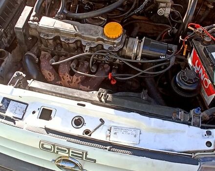 Белый Опель Астра, объемом двигателя 1.6 л и пробегом 0 тыс. км за 1450 $, фото 1 на Automoto.ua