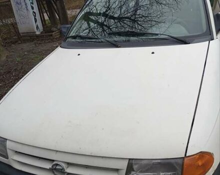 Белый Опель Астра, объемом двигателя 1.69 л и пробегом 333 тыс. км за 999 $, фото 1 на Automoto.ua