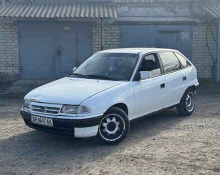 Белый Опель Астра, объемом двигателя 1.6 л и пробегом 329 тыс. км за 999 $, фото 1 на Automoto.ua