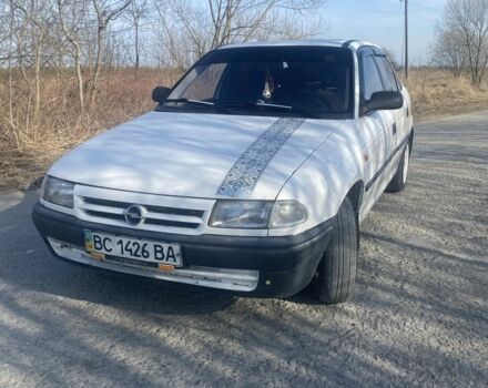 Белый Опель Астра, объемом двигателя 1.4 л и пробегом 247 тыс. км за 1000 $, фото 1 на Automoto.ua