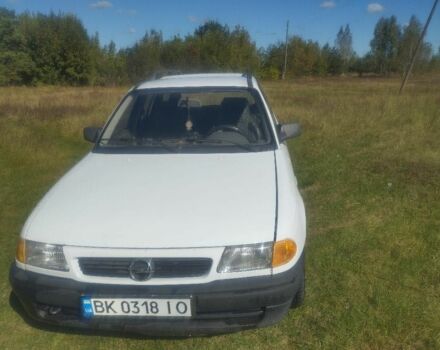 Опель Астра 1993 в Сарнах на Automoto.ua Белый Опель Астра, объемом двигателя 1.6 л и пробегом 280 тыс. км за 1500 $, фото 1 на Automoto.ua