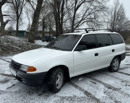 Белый Опель Астра, объемом двигателя 1.7 л и пробегом 100 тыс. км за 2200 $, фото 1 на Automoto.ua