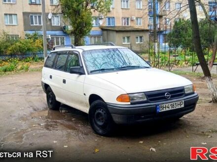 Белый Опель Астра, объемом двигателя 1.4 л и пробегом 558 тыс. км за 1700 $, фото 1 на Automoto.ua