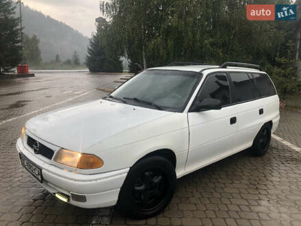 Опель Астра 1993 в Сколе на Automoto.ua Белый Опель Астра, объемом двигателя 1.7 л и пробегом 300 тыс. км за 2850 $, фото 1 на Automoto.ua