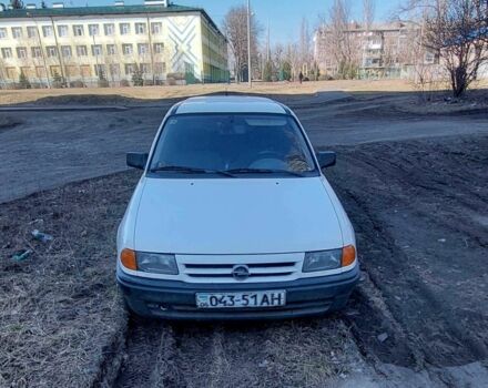 Белый Опель Астра, объемом двигателя 1.7 л и пробегом 370 тыс. км за 915 $, фото 1 на Automoto.ua