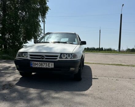 Белый Опель Астра, объемом двигателя 1.7 л и пробегом 247 тыс. км за 1700 $, фото 1 на Automoto.ua