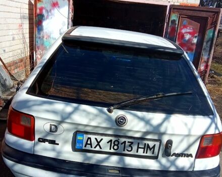 Белый Опель Астра, объемом двигателя 1.4 л и пробегом 250 тыс. км за 1200 $, фото 1 на Automoto.ua