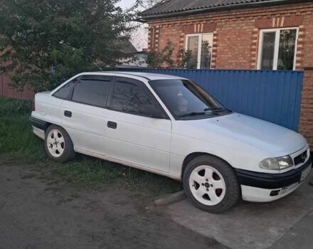 Білий Опель Астра, об'ємом двигуна 1.6 л та пробігом 300 тис. км за 2096 $, фото 1 на Automoto.ua