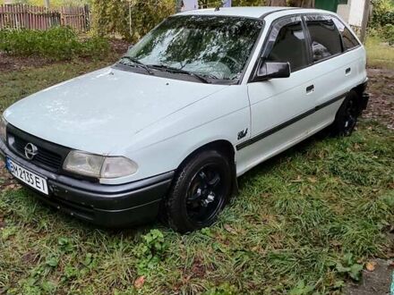 Опель Астра 1995 в Корсунь-Шевченковском на Automoto.ua Белый Опель Астра, объемом двигателя 1.4 л и пробегом 312 тыс. км за 1100 $, фото 1 на Automoto.ua