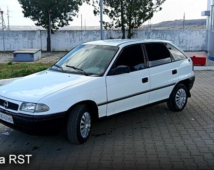 Білий Опель Астра, об'ємом двигуна 1.6 л та пробігом 200 тис. км за 1350 $, фото 1 на Automoto.ua
