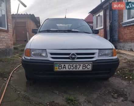 Белый Опель Астра, объемом двигателя 1.4 л и пробегом 250 тыс. км за 1400 $, фото 1 на Automoto.ua