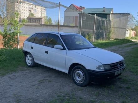 Опель Астра 1995 у Калуше на Automoto.ua Білий Опель Астра, об'ємом двигуна 1.6 л та пробігом 293 тис. км за 1100 $, фото 1 на Automoto.ua