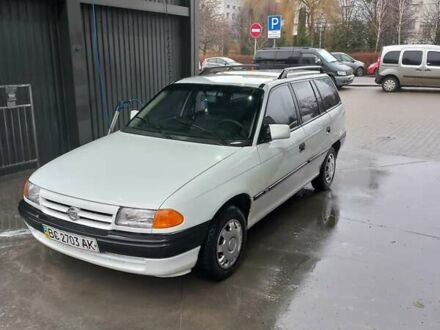 Белый Опель Астра, объемом двигателя 1.4 л и пробегом 245 тыс. км за 1900 $, фото 1 на Automoto.ua