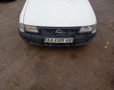 Белый Опель Астра, объемом двигателя 1.7 л и пробегом 450 тыс. км за 1200 $, фото 1 на Automoto.ua