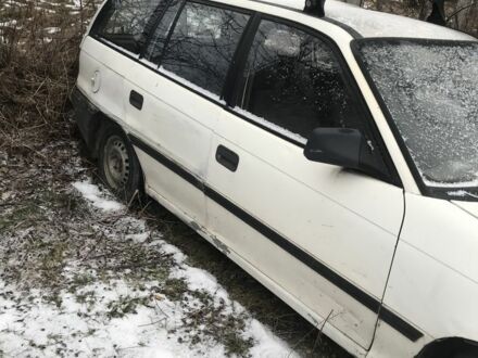 Білий Опель Астра, об'ємом двигуна 1.6 л та пробігом 280 тис. км за 1200 $, фото 1 на Automoto.ua