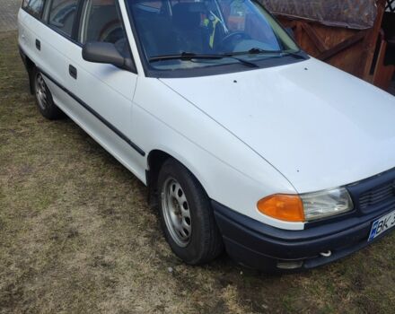 Белый Опель Астра, объемом двигателя 1.4 л и пробегом 318 тыс. км за 1900 $, фото 1 на Automoto.ua