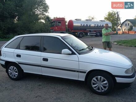 Білий Опель Астра, об'ємом двигуна 1.4 л та пробігом 400 тис. км за 1750 $, фото 1 на Automoto.ua