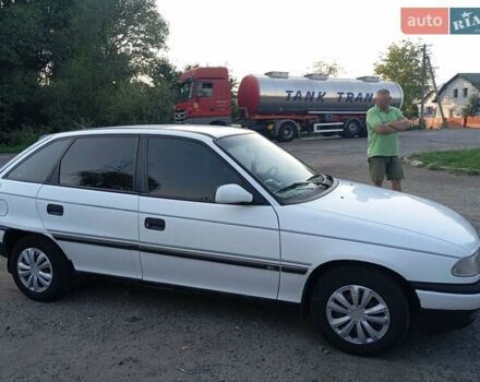 Білий Опель Астра, об'ємом двигуна 1.4 л та пробігом 400 тис. км за 1750 $, фото 1 на Automoto.ua
