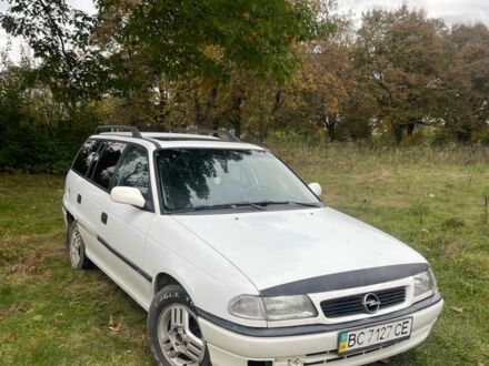 Опель Астра 1996 в Стрые на Automoto.ua Белый Опель Астра, объемом двигателя 1.6 л и пробегом 277 тыс. км за 950 $, фото 1 на Automoto.ua