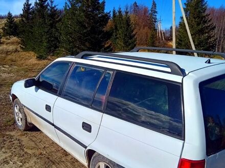 Опель Астра 1997 у Яремче на Automoto.ua Білий Опель Астра, об'ємом двигуна 1.6 л та пробігом 270 тис. км за 1200 $, фото 1 на Automoto.ua