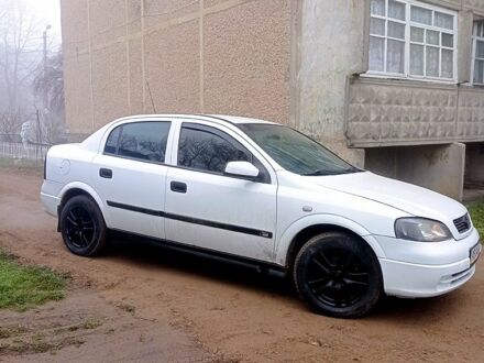 Белый Опель Астра, объемом двигателя 1.8 л и пробегом 230 тыс. км за 2850 $, фото 1 на Automoto.ua