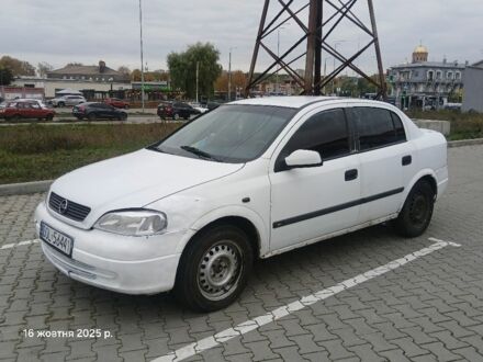 Білий Опель Астра, об'ємом двигуна 1.8 л та пробігом 301 тис. км за 950 $, фото 1 на Automoto.ua