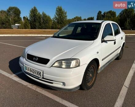 Белый Опель Астра, объемом двигателя 1.4 л и пробегом 200 тыс. км за 2500 $, фото 1 на Automoto.ua