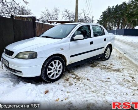 Белый Опель Астра, объемом двигателя 1.4 л и пробегом 373 тыс. км за 2700 $, фото 1 на Automoto.ua