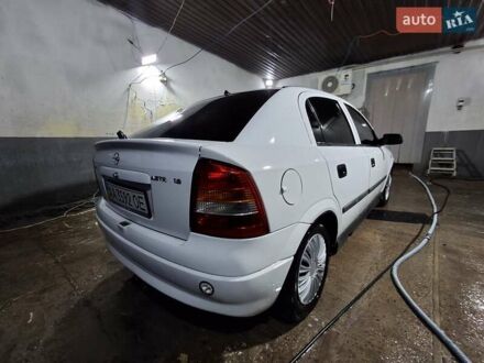 Белый Опель Астра, объемом двигателя 1.6 л и пробегом 256 тыс. км за 2500 $, фото 1 на Automoto.ua
