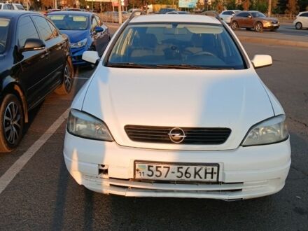 Белый Опель Астра, объемом двигателя 0 л и пробегом 300 тыс. км за 2300 $, фото 1 на Automoto.ua