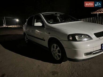 Опель Астра 2003 в Хмельнике на Automoto.ua Белый Опель Астра, объемом двигателя 1.6 л и пробегом 248 тыс. км за 4000 $, фото 1 на Automoto.ua
