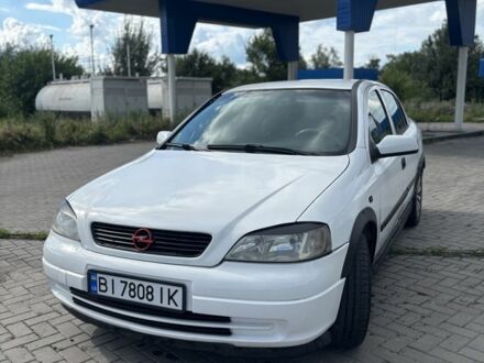 Белый Опель Астра, объемом двигателя 1.6 л и пробегом 300 тыс. км за 2200 $, фото 1 на Automoto.ua