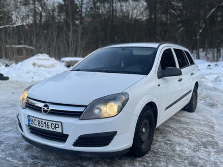 Белый Опель Астра, объемом двигателя 1.7 л и пробегом 325 тыс. км за 4400 $, фото 1 на Automoto.ua