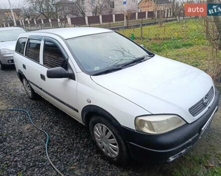 Белый Опель Астра, объемом двигателя 1.4 л и пробегом 327 тыс. км за 2300 $, фото 1 на Automoto.ua