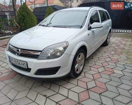 Белый Опель Астра, объемом двигателя 1.9 л и пробегом 210 тыс. км за 3850 $, фото 1 на Automoto.ua