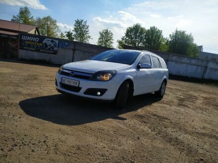 Белый Опель Астра, объемом двигателя 1.9 л и пробегом 250 тыс. км за 4300 $, фото 1 на Automoto.ua