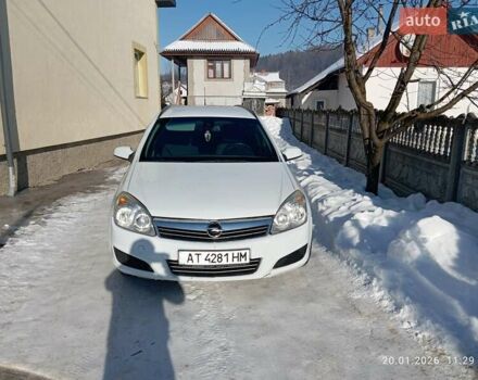 Белый Опель Астра, объемом двигателя 1.25 л и пробегом 270 тыс. км за 3800 $, фото 1 на Automoto.ua