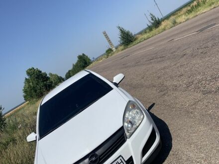 Опель Астра 2007 у Александрие на Automoto.ua Білий Опель Астра, об'ємом двигуна 1.6 л та пробігом 215 тис. км за 4500 $, фото 1 на Automoto.ua
