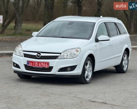 Белый Опель Астра, объемом двигателя 1.6 л и пробегом 235 тыс. км за 4999 $, фото 1 на Automoto.ua