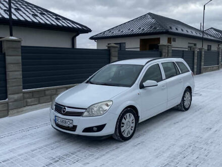 Белый Опель Астра, объемом двигателя 1.69 л и пробегом 285 тыс. км за 4450 $, фото 1 на Automoto.ua