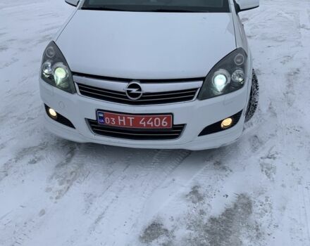 Белый Опель Астра, объемом двигателя 1.6 л и пробегом 220 тыс. км за 5500 $, фото 1 на Automoto.ua