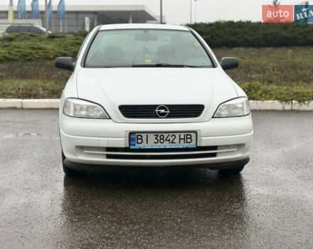 Белый Опель Астра, объемом двигателя 1.6 л и пробегом 218 тыс. км за 4900 $, фото 1 на Automoto.ua