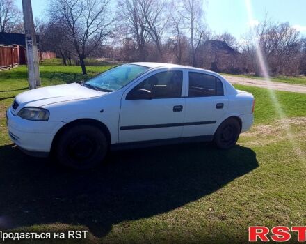 Белый Опель Астра, объемом двигателя 1.4 л и пробегом 180 тыс. км за 2700 $, фото 1 на Automoto.ua