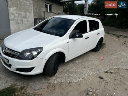 Белый Опель Астра, объемом двигателя 1.36 л и пробегом 250 тыс. км за 5200 $, фото 1 на Automoto.ua