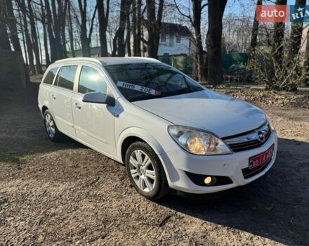 Белый Опель Астра, объемом двигателя 0 л и пробегом 216 тыс. км за 4250 $, фото 1 на Automoto.ua
