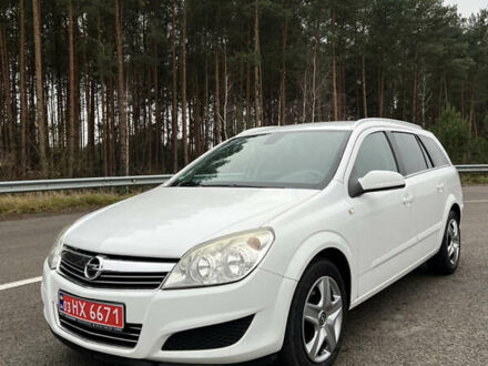 Белый Опель Астра, объемом двигателя 1.6 л и пробегом 292 тыс. км за 5600 $, фото 1 на Automoto.ua
